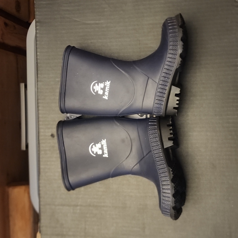NWOT KAMIK RAIN BOOTS